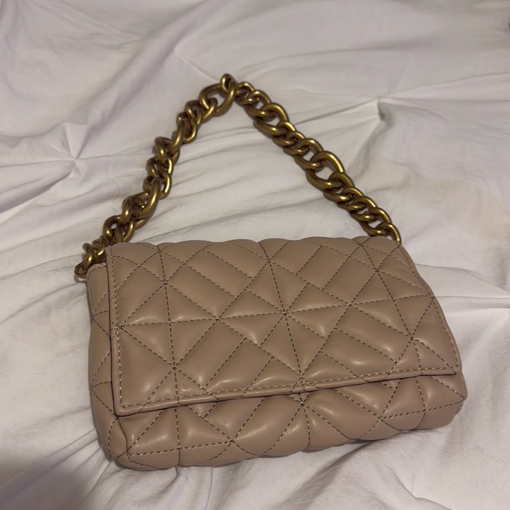 Beige purse like new